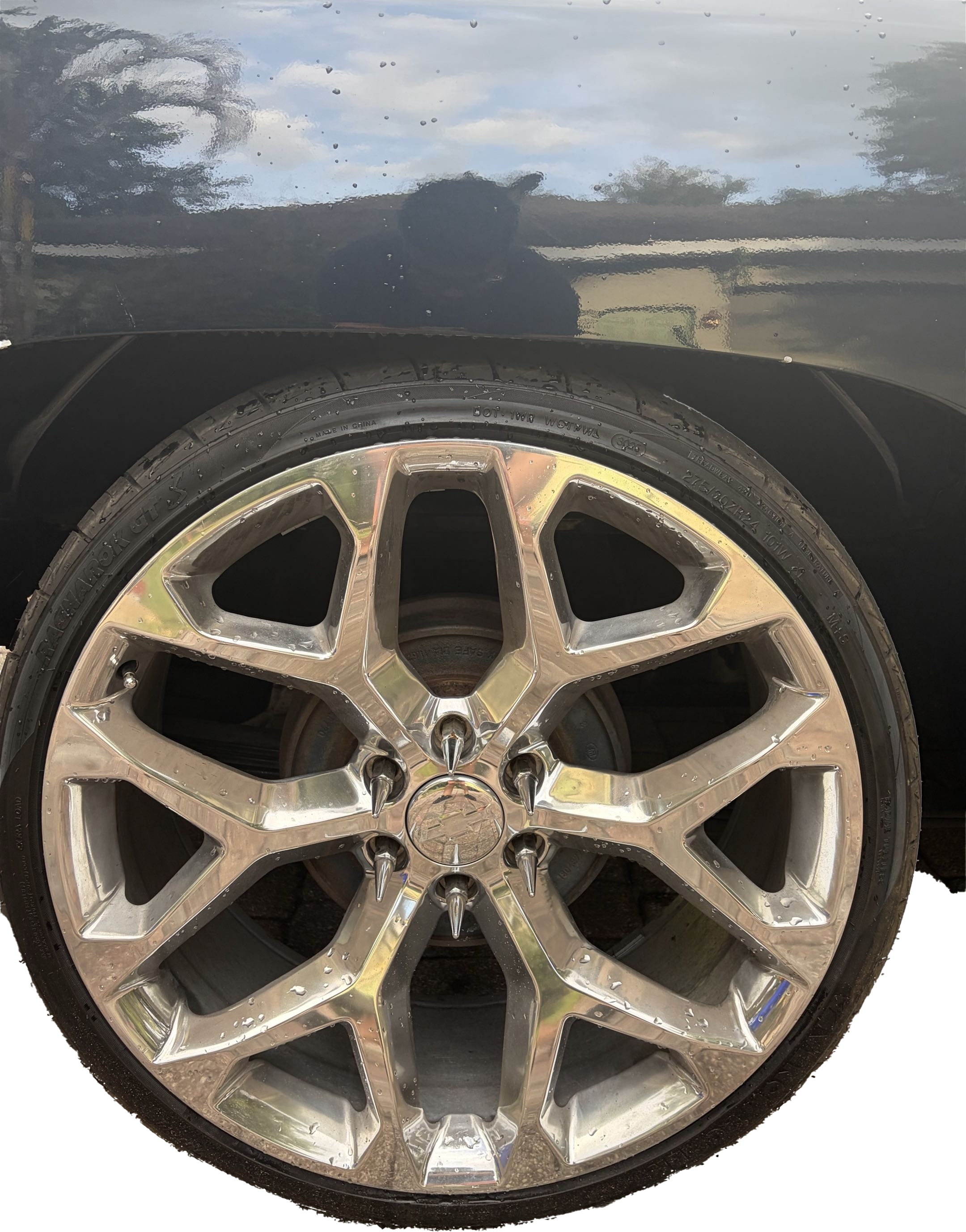 Polished chrome rim